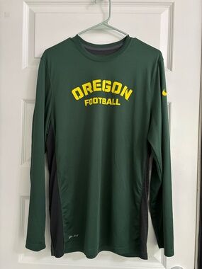 Oregon DUCKS Football Team Issued Nike Dri-Fit Long Sleeve Shirt, Men’s Size M